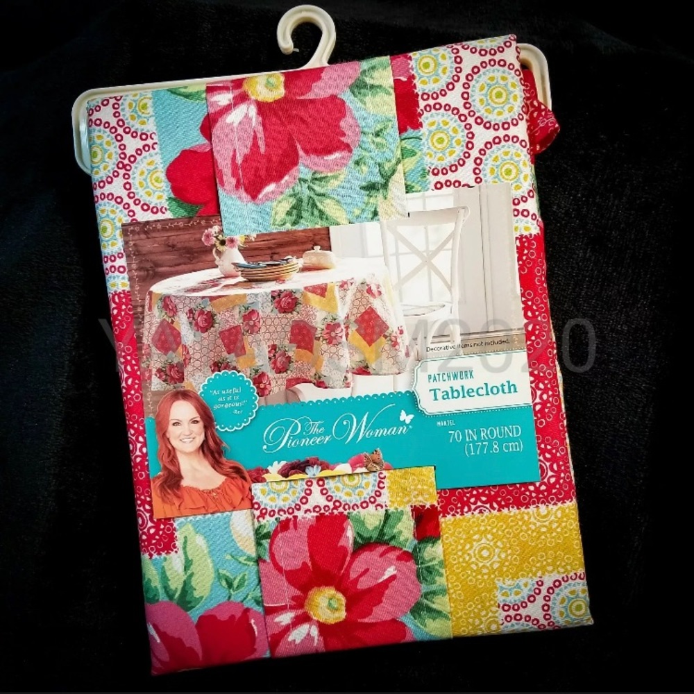 The Pioneer Woman "Patchwork" Round Tablecloth Decorative Floral 70 inches NEW